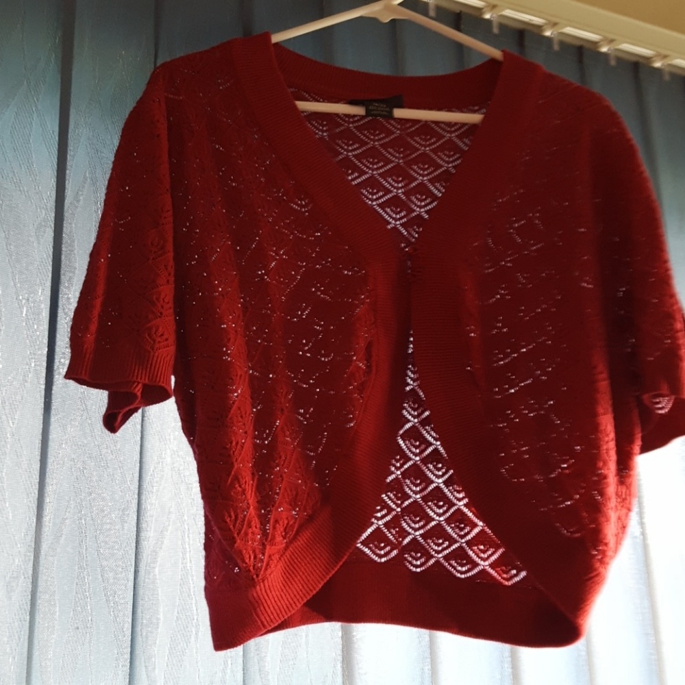 Short sleeve sweater